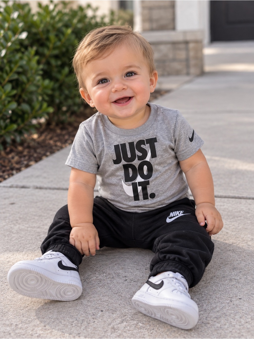 Nike DRI-Fit Gray Short Sleeve T-Shirt & Jogger Pants Boys 12 Months